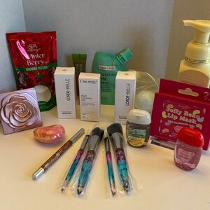 19 Assorted Beauty and Skincare Items